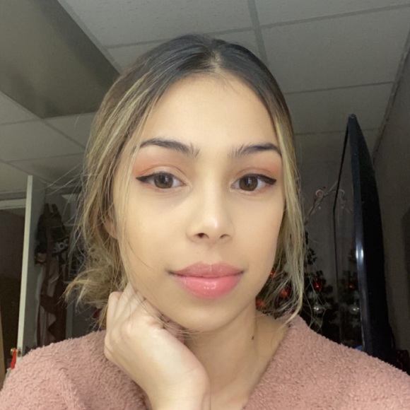 Meet your Posher, Mya - Picture 1 of 1